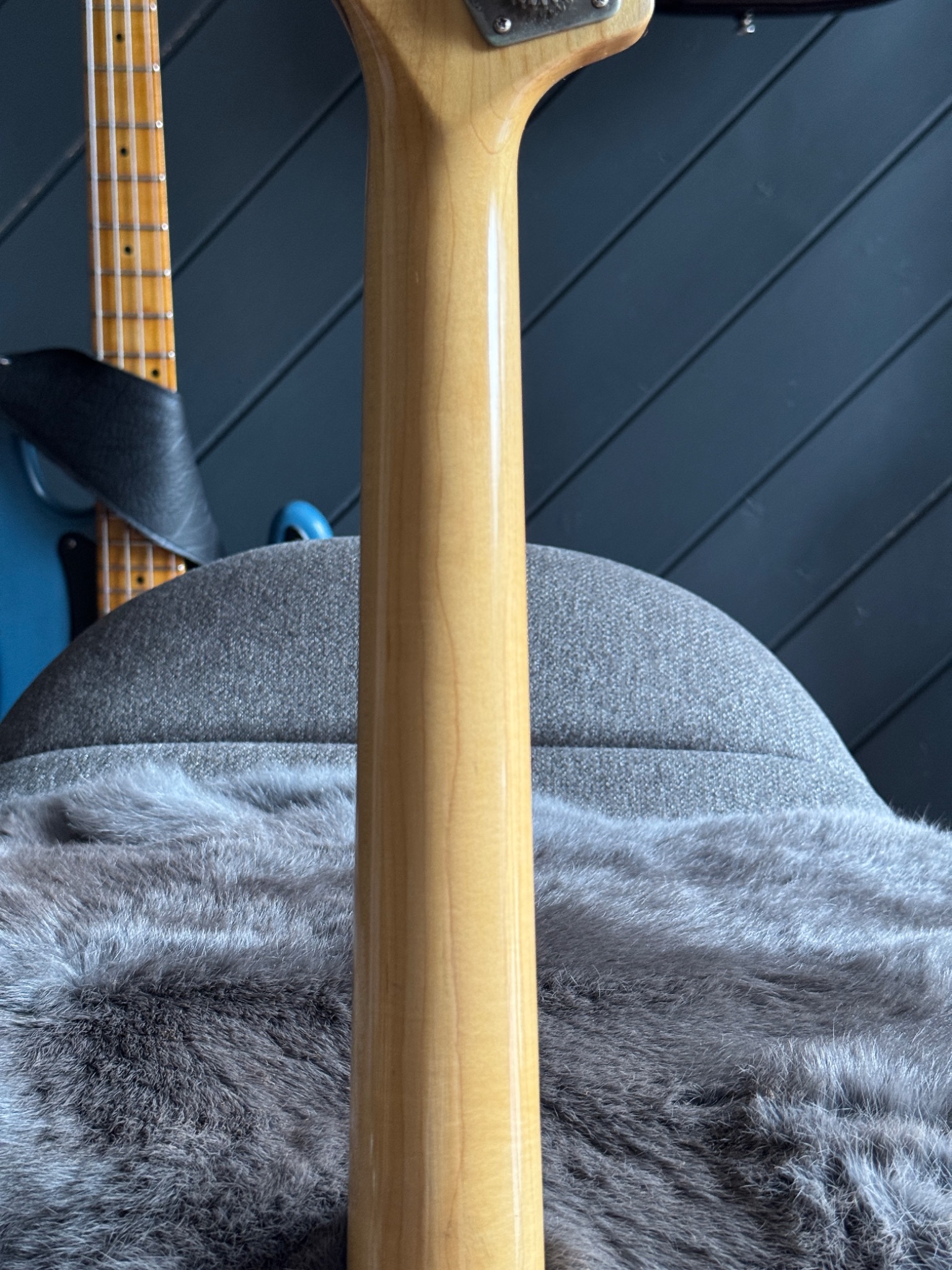 Rear surface of the maple neck.