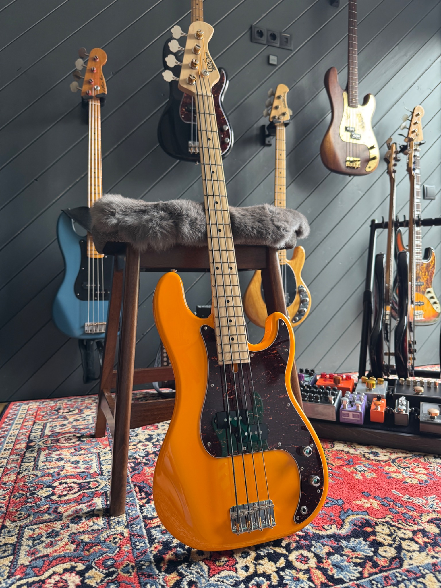 2017 Crews Maniac Sound NPB Custom — photograph in the Gruuvik Chamber collection