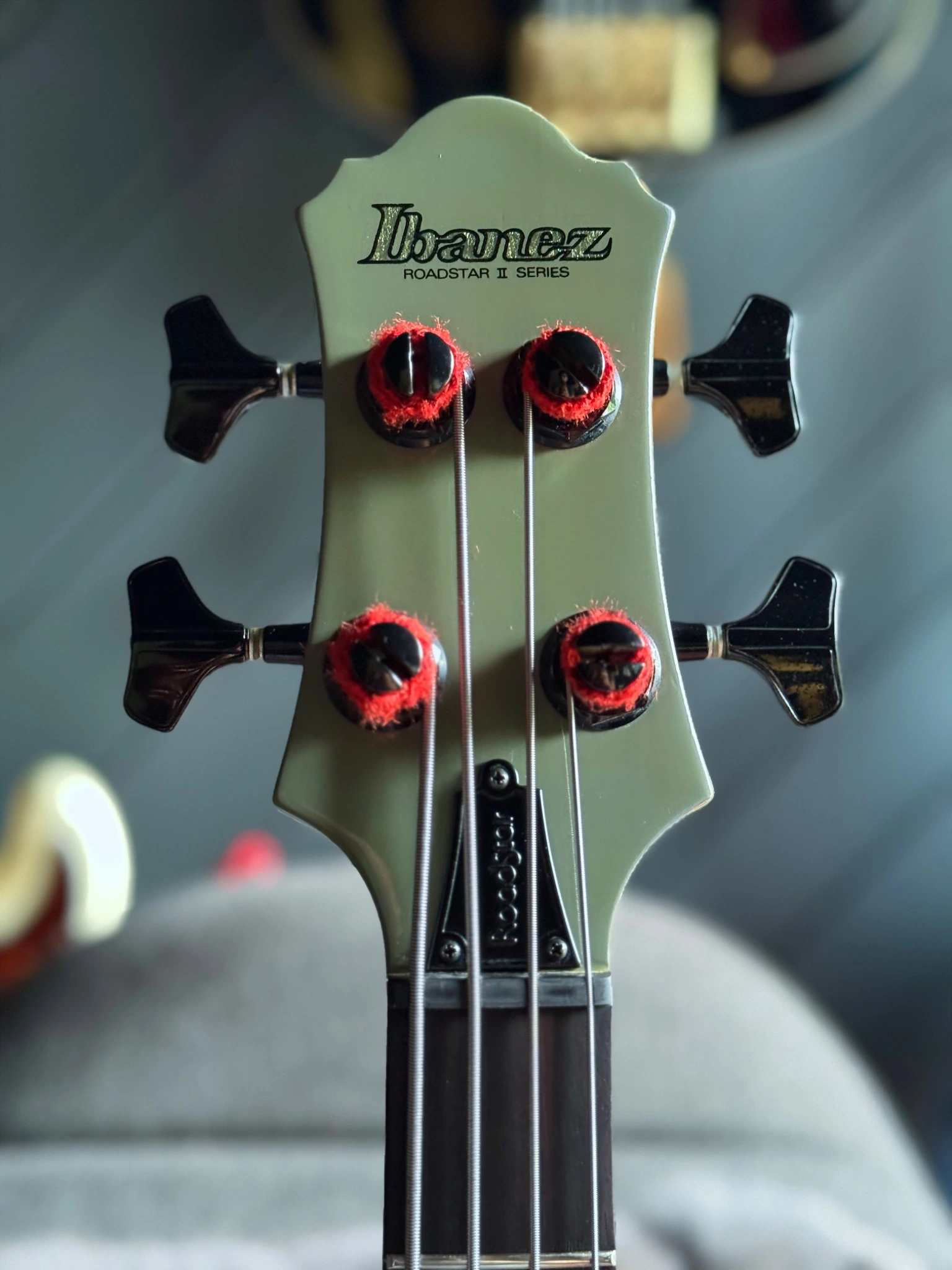 Front of the Ibanez RB830 headstock and tuners