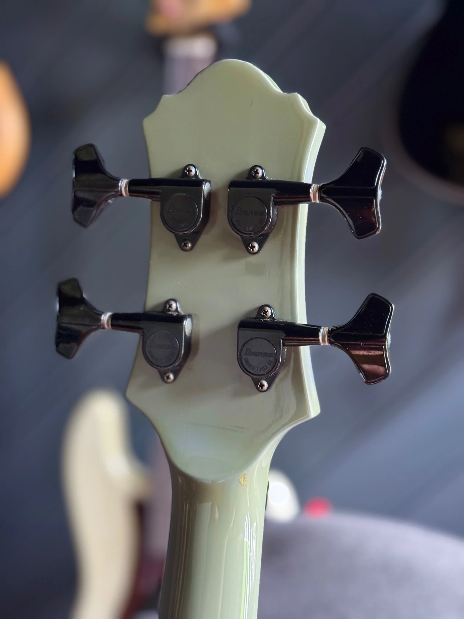 Back of the Ibanez RB830 headstock and tuners