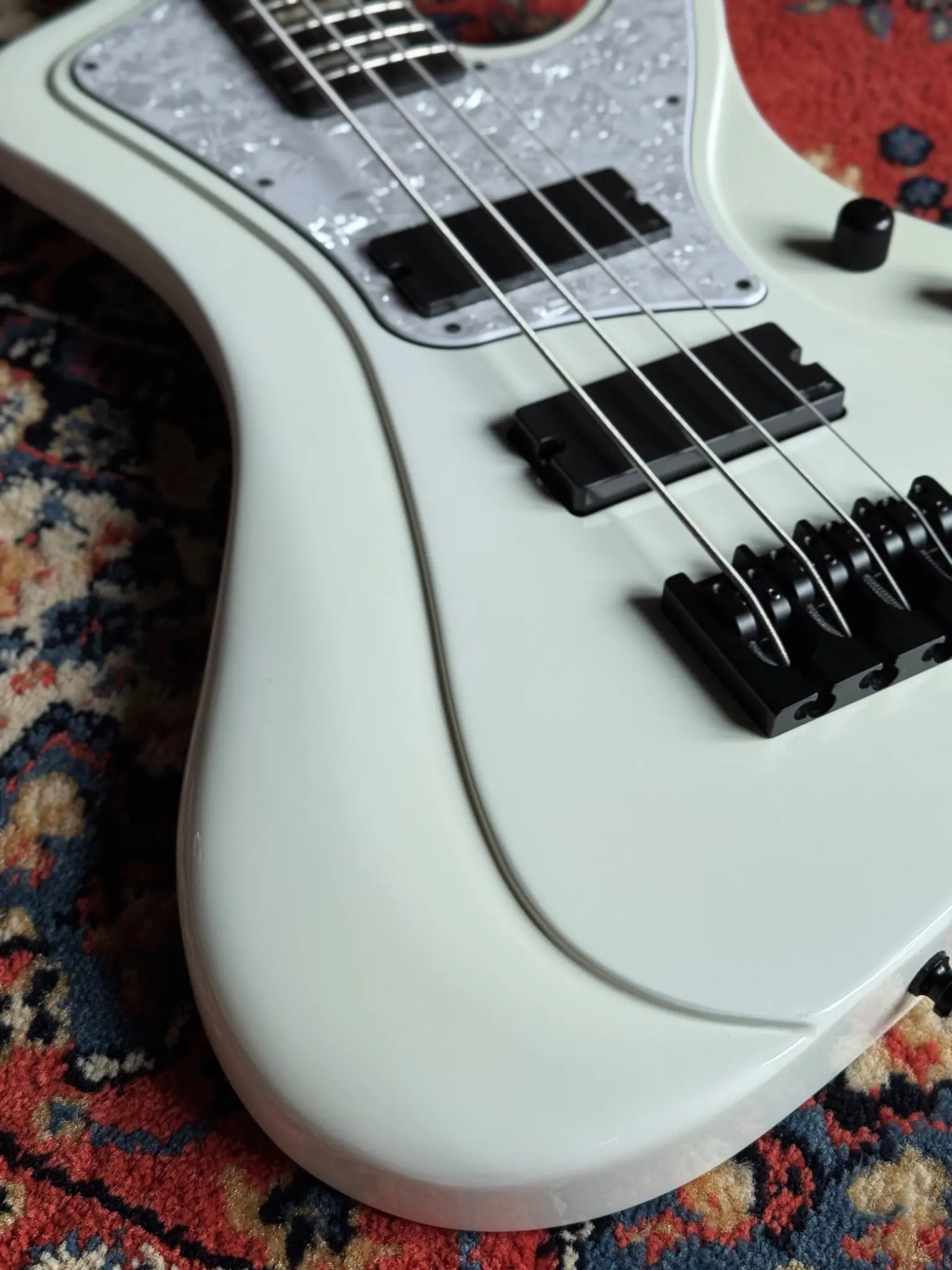 Body contour, pearloid pickguard and pickup