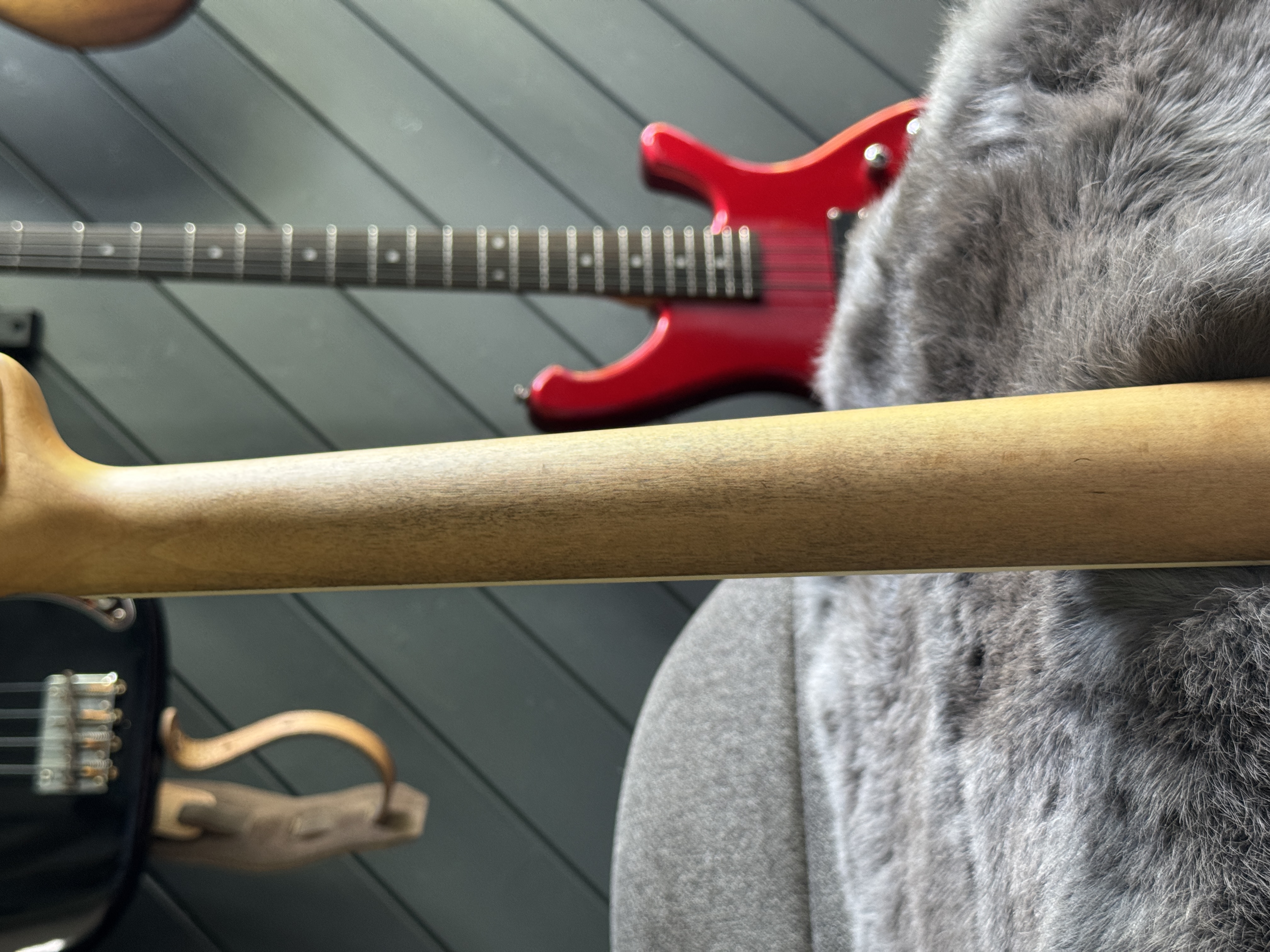 Rear of the neck with the headstock in view