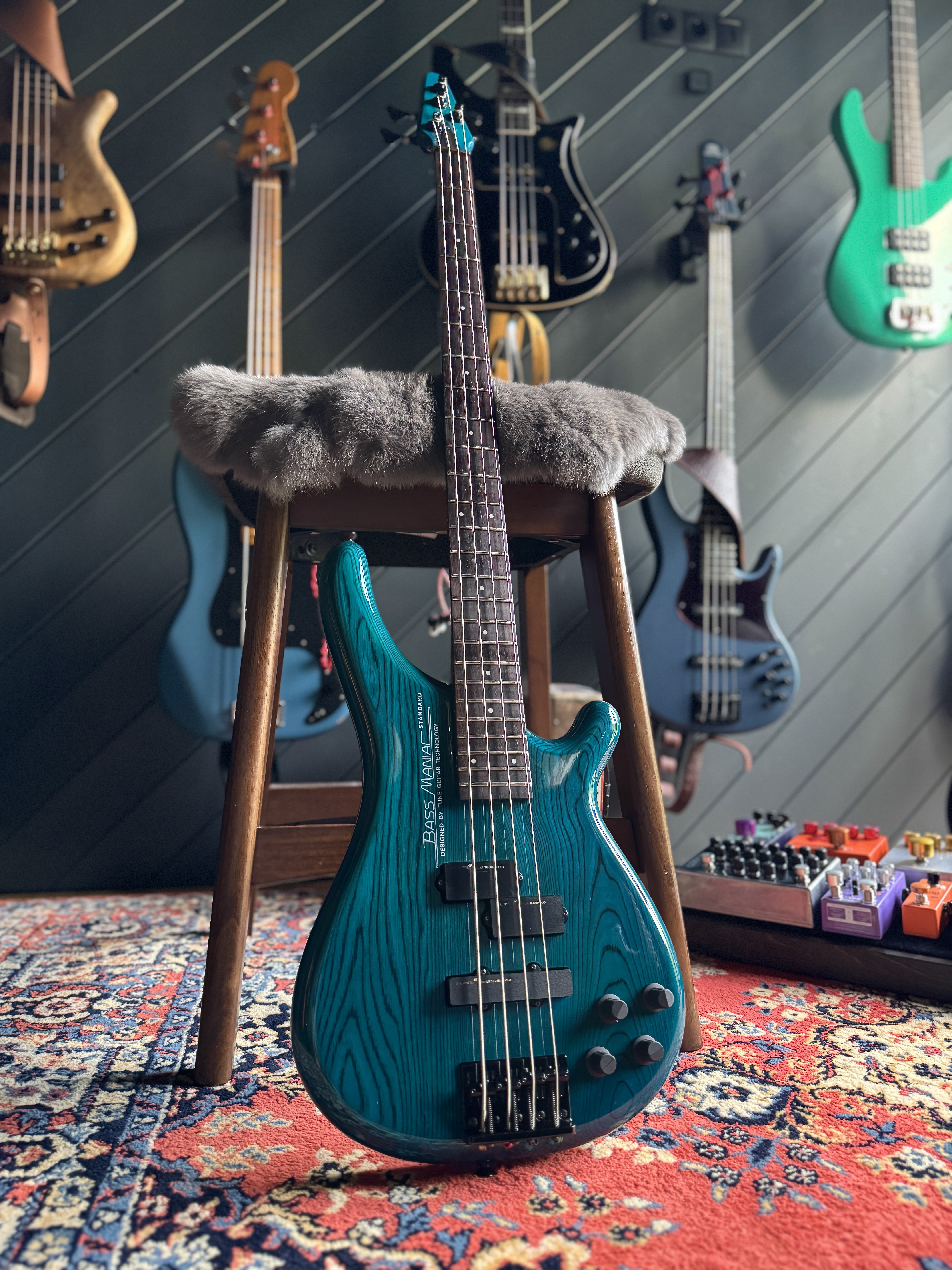1989–1991 TUNE Bass Maniac Standard STB-2 PJ — photograph in the Gruuvik Chamber Gone collection