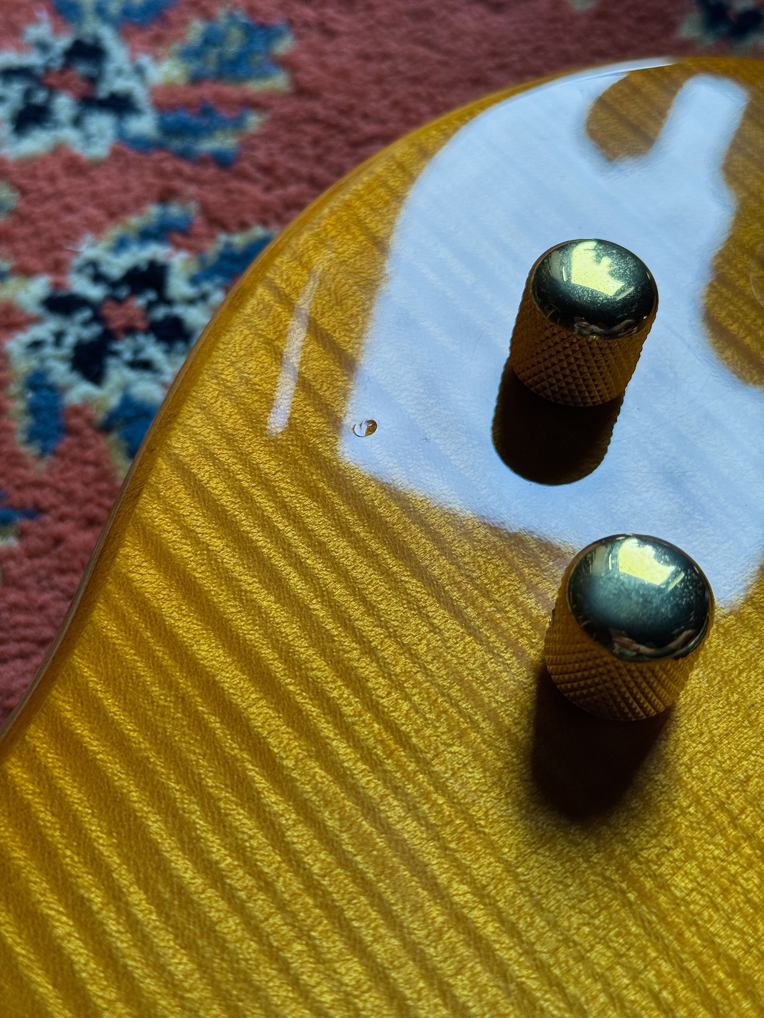 1994–1995 Washburn KW-1250 Kip Winger Signature Bass — signs of life