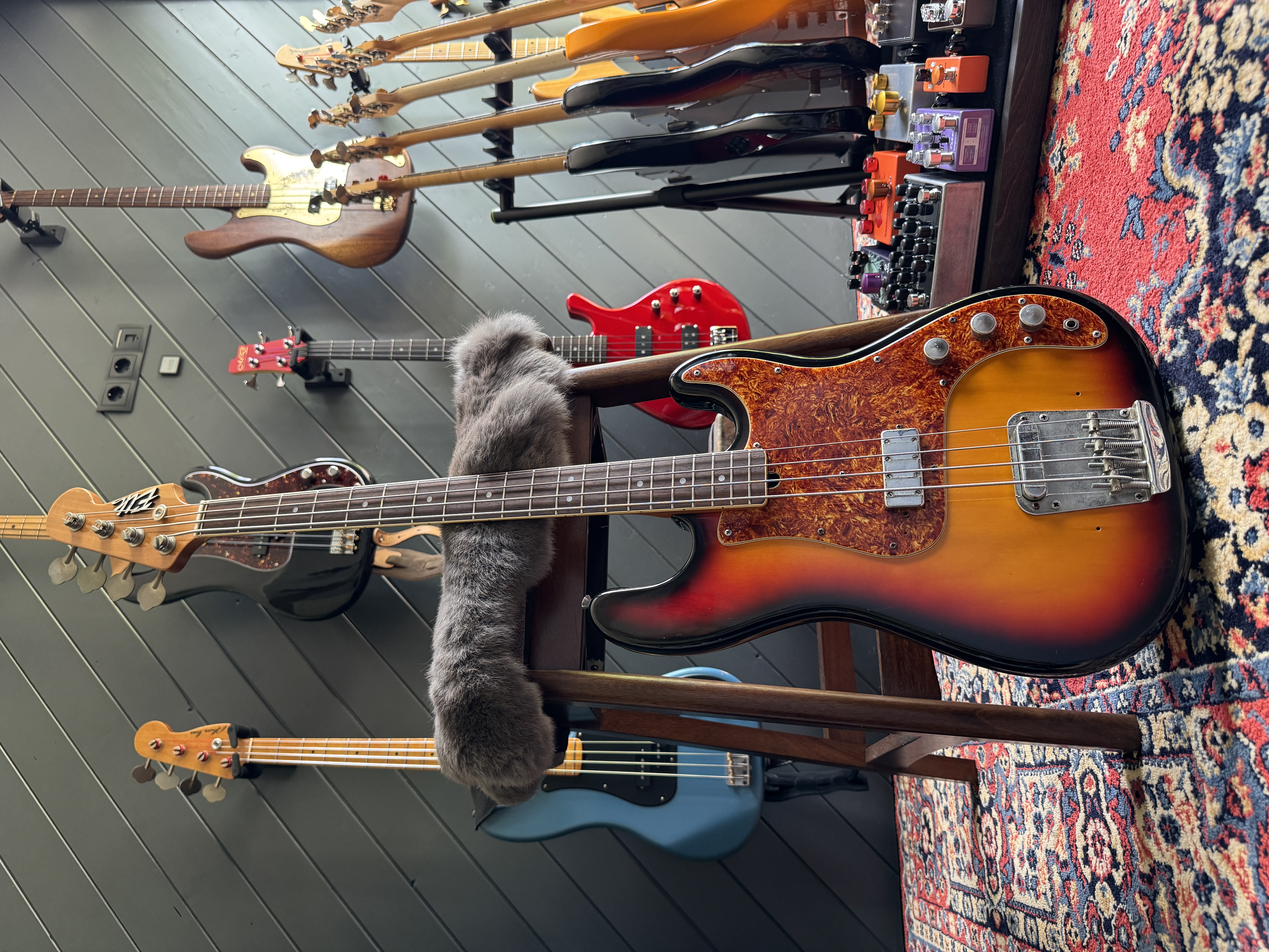 Late 1960s / Early 1970s ELK BS-400 Vintage Bass — photograph in the Gruuvik Chamber Gone collection