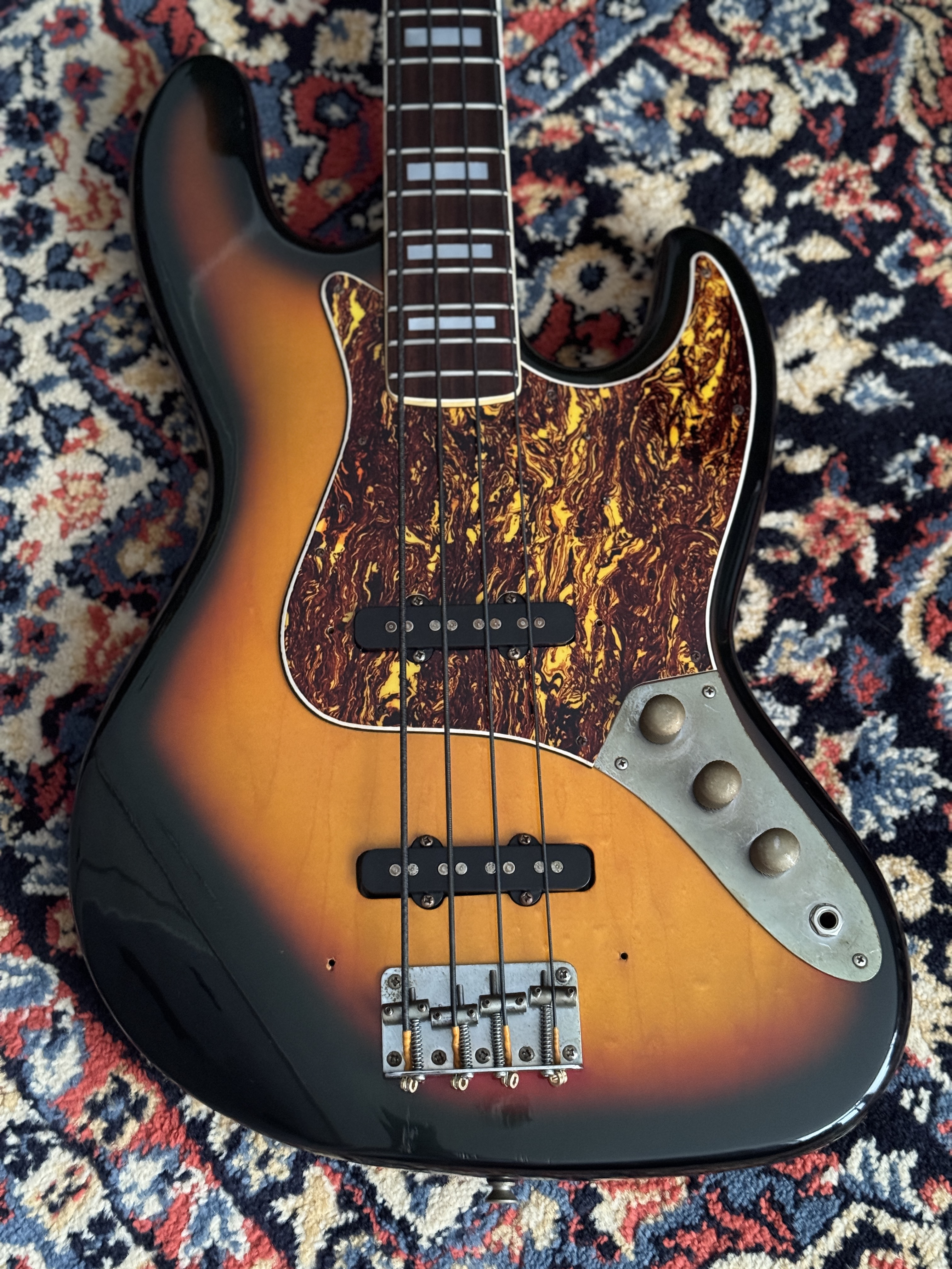 Front view of the body and tort-style pickguard
