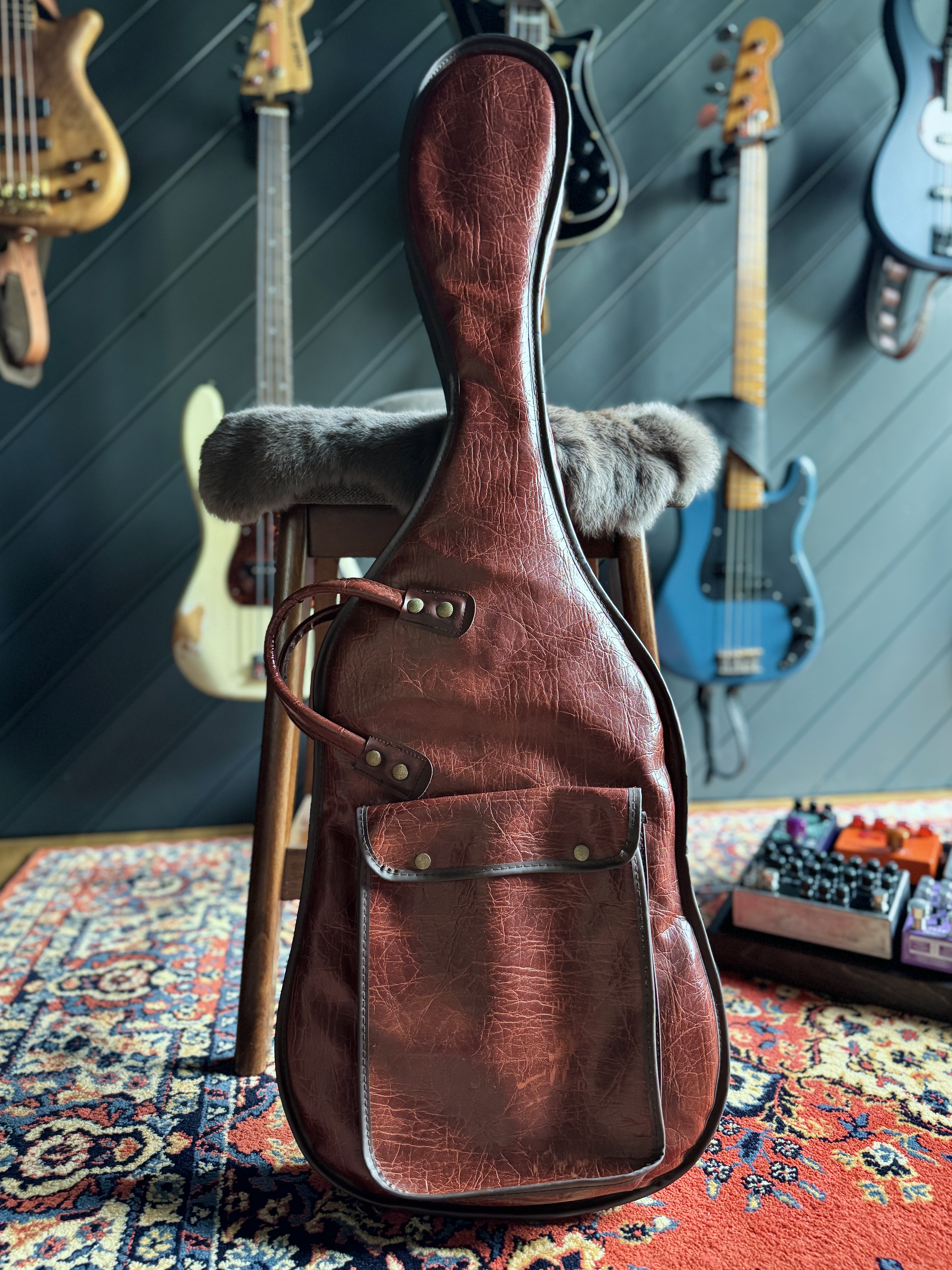 Late 1970s / Early 1980s Unbranded Vintage Guitar Gig Bag — photograph in the Gruuvik Chamber Gone collection